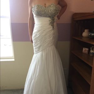 White formal gown / Wedding dress